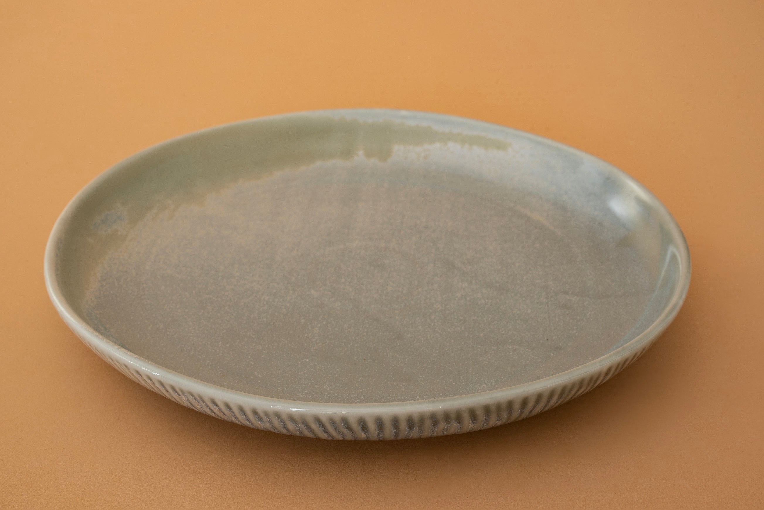 Drift Dinner Plate in Mist Grey