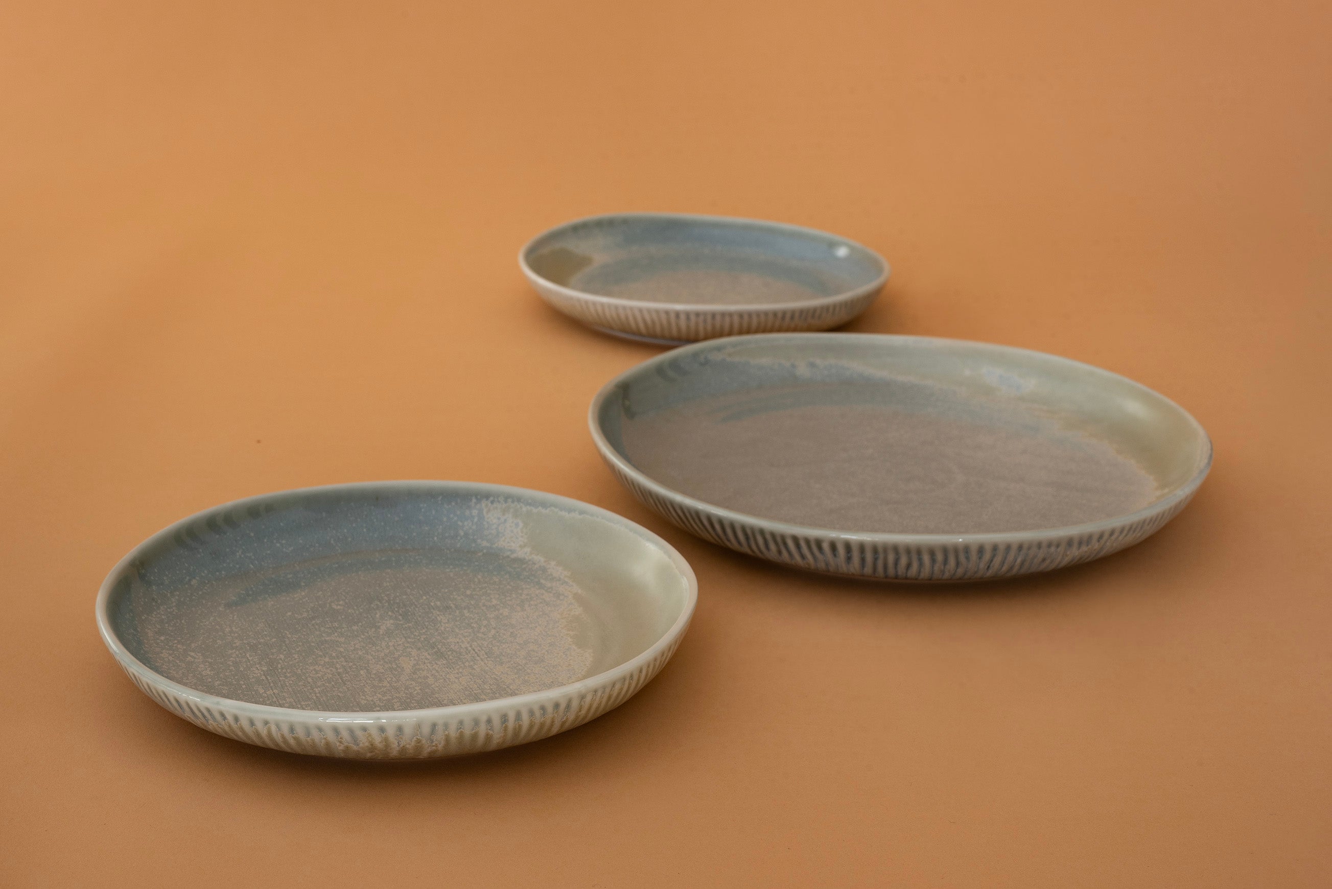 Drift Side Plate in Mist Grey