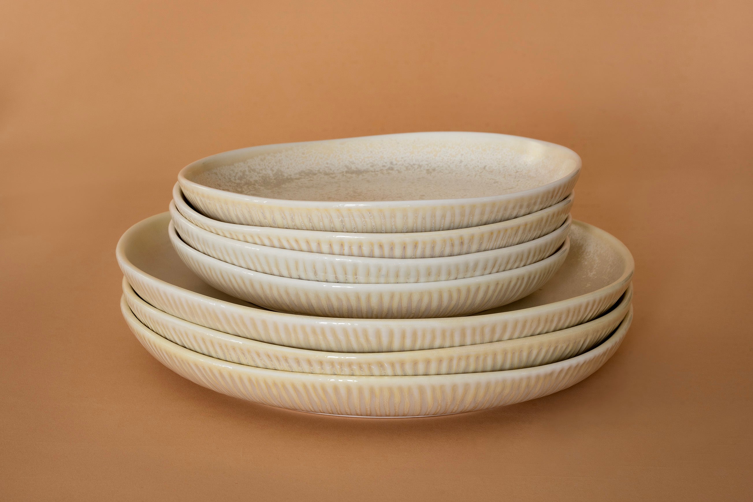 Drift Dinner Plate in Sandstone